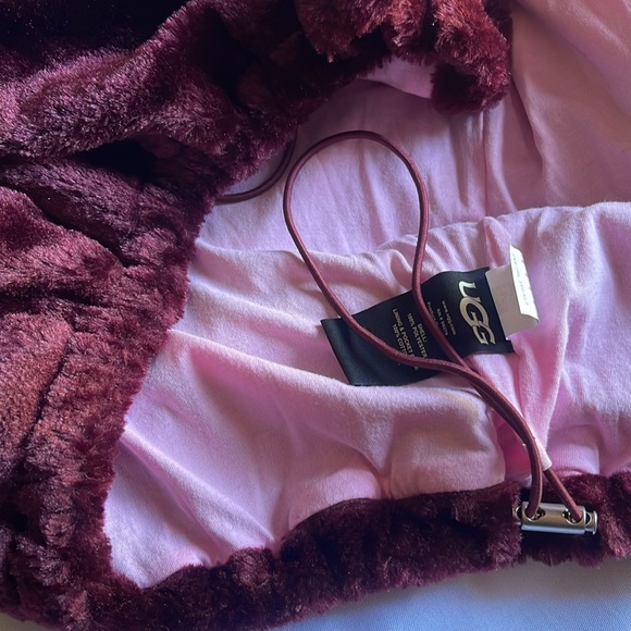 UGG Women's Elaina Faux Fur Jacket - Picture 8 of 9